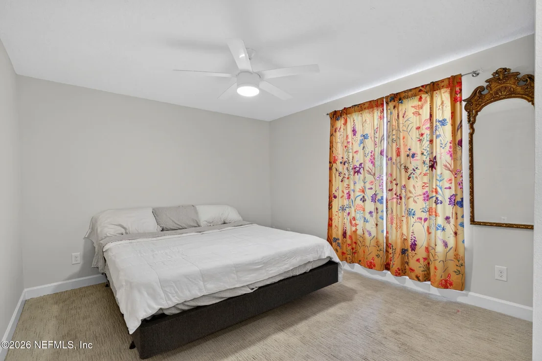Photo of 104 OAK VIEW Circle