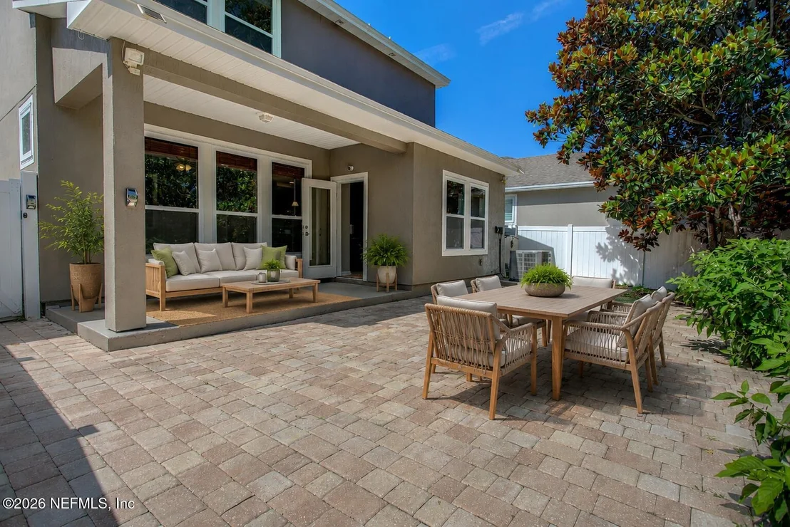 Photo of 40 HOWLAND Drive