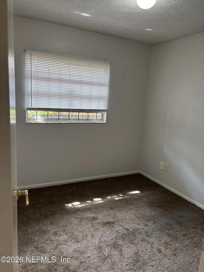 Photo of 2502 ROBERT Street