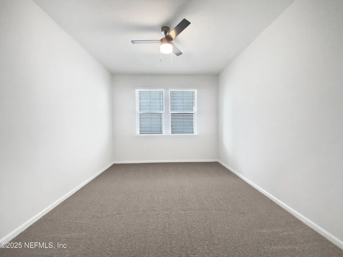 Photo of 1090 LAURISTON Drive