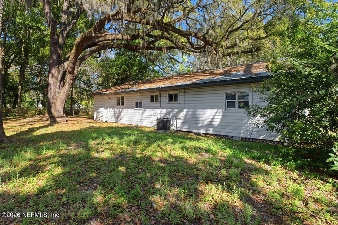 Photo of 8040 HAMMOND Boulevard
