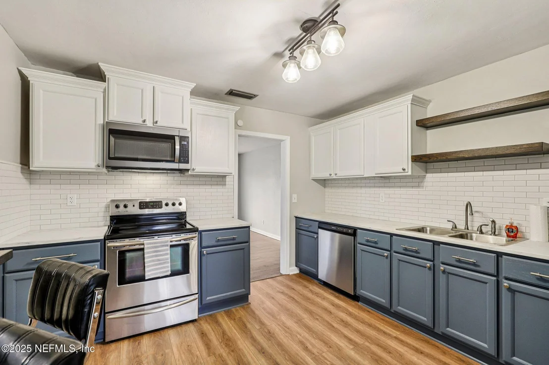 Photo of 5753 CRESTVIEW Road