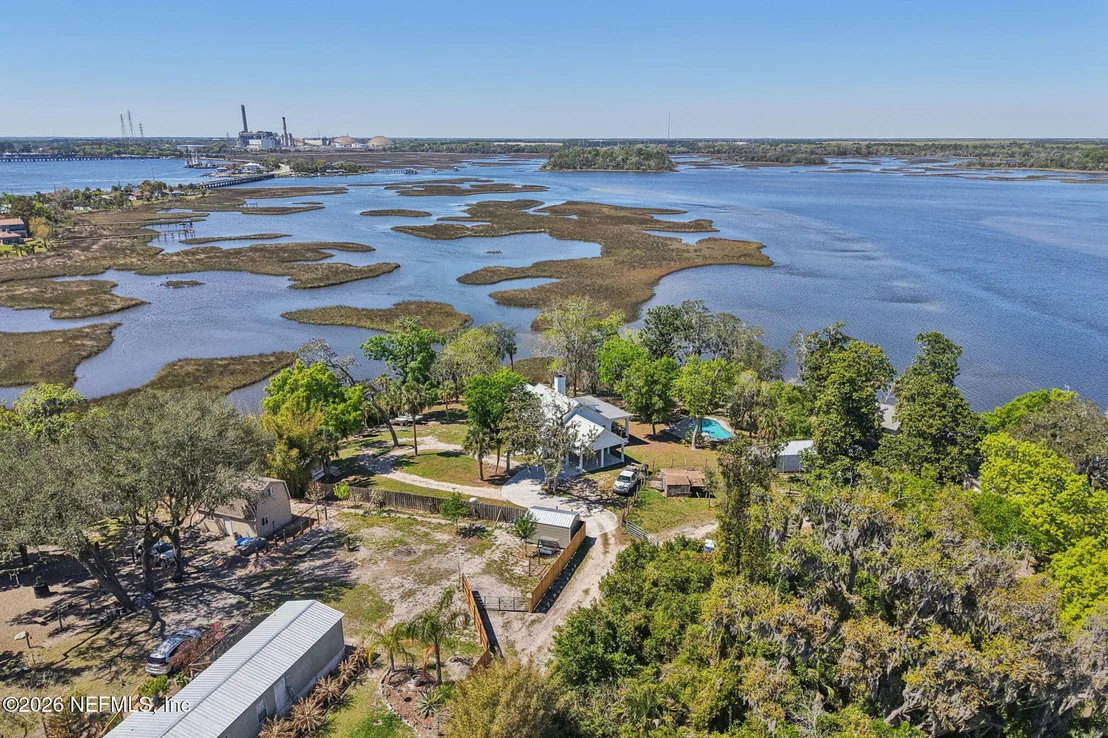 Photo of Unit 17 at 5577 HECKSCHER Drive