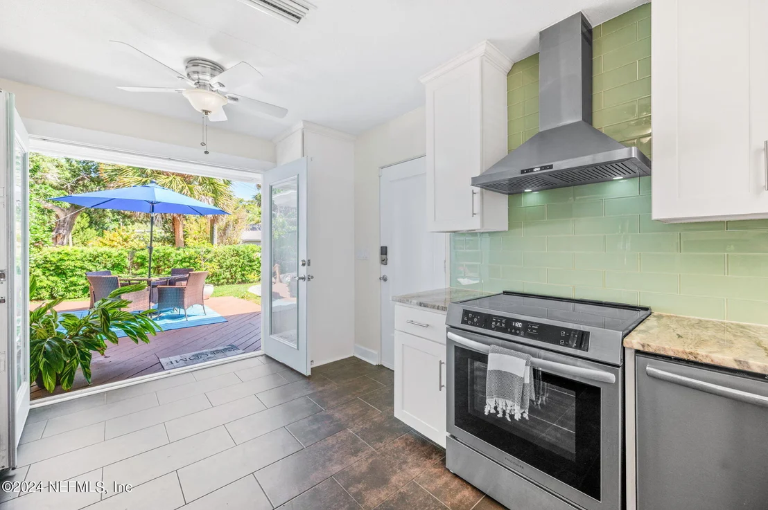 Photo of 6 OGLETHORPE Boulevard