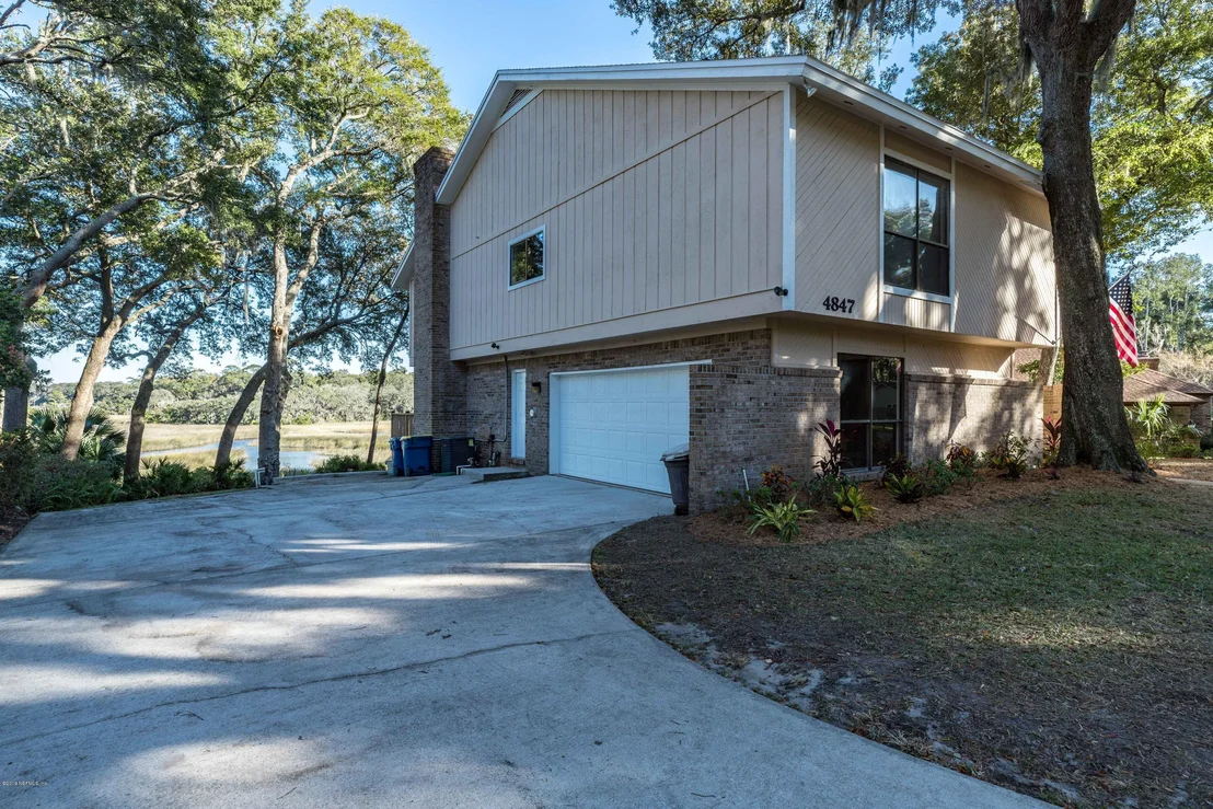 Photo of 4847 MARINERS POINT Drive