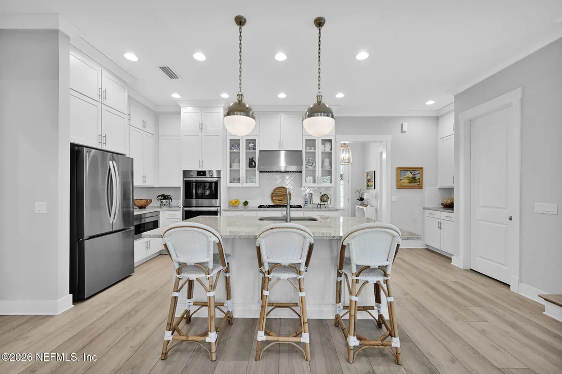 Photo of 472 RIDGEWAY Road