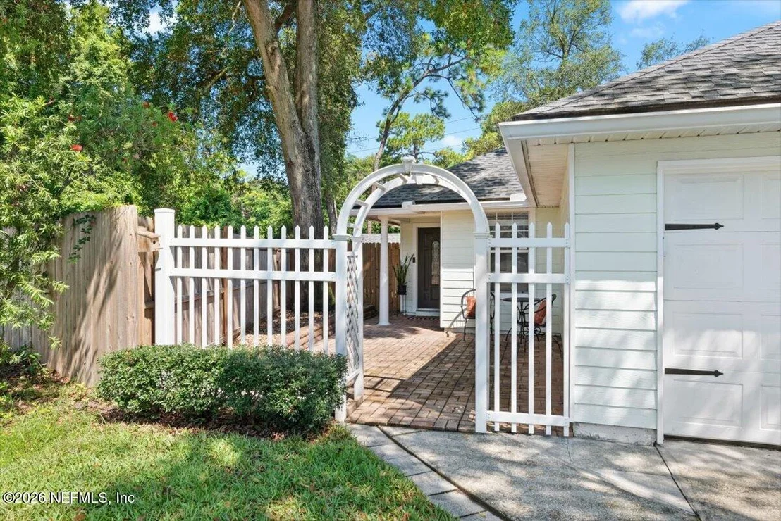 Photo of 7611 LEAFY FOREST Way