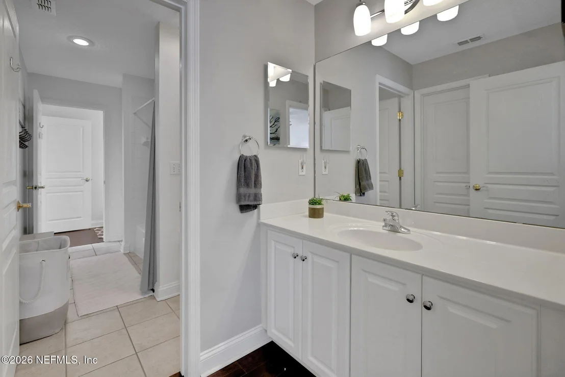 Photo of 1005 MEADOW VIEW Lane