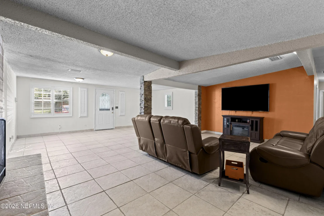 Photo of 9716 DEVONSHIRE Boulevard
