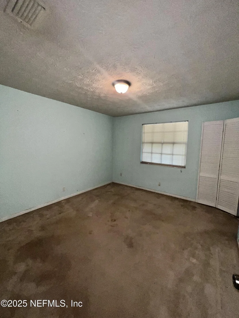 Photo of 2731 HOWARD Road