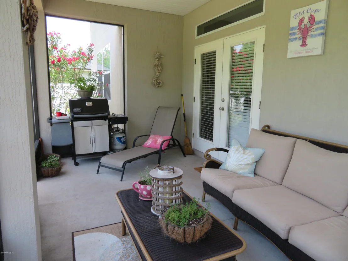 Photo of 137 CRESTHAVEN Place