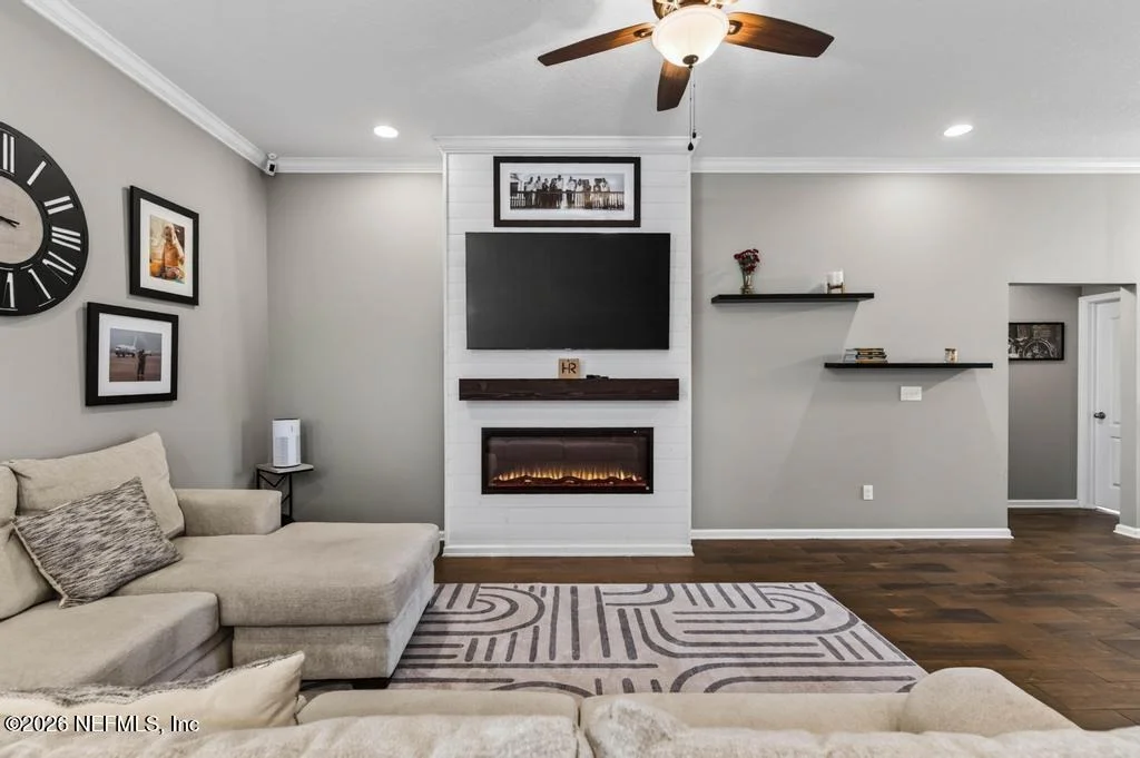 Photo of 717 SHETLAND Drive