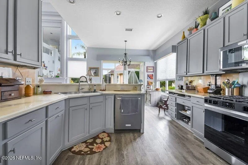 Photo of 1045 OXFORD Drive
