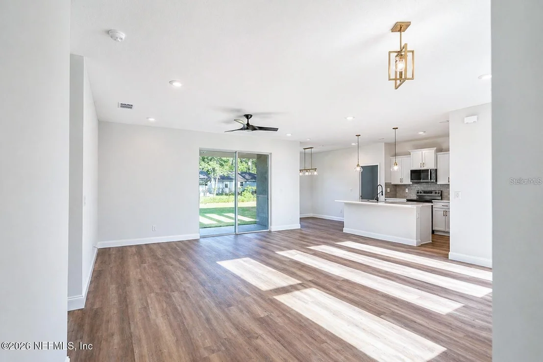 Photo of 14 RENSHAW Drive