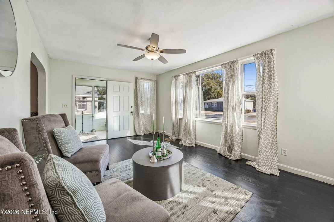 Photo of 426 AIKEN Road