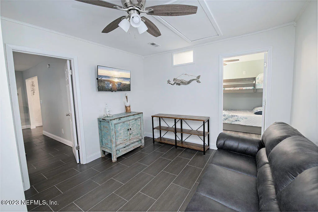 Photo of 405 E Street