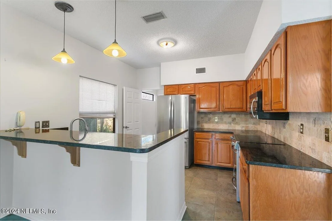 Photo of 513 OLEANDER Street