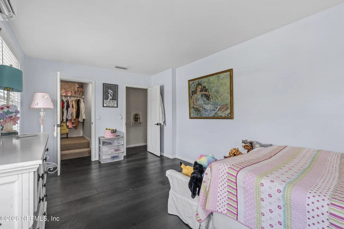 Photo of 4703 QUEEN Lane