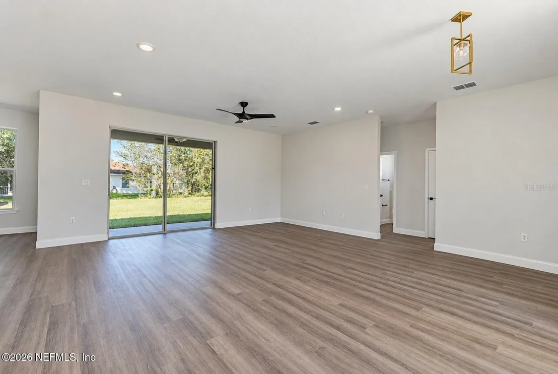 Photo of 6 BRONSON Lane