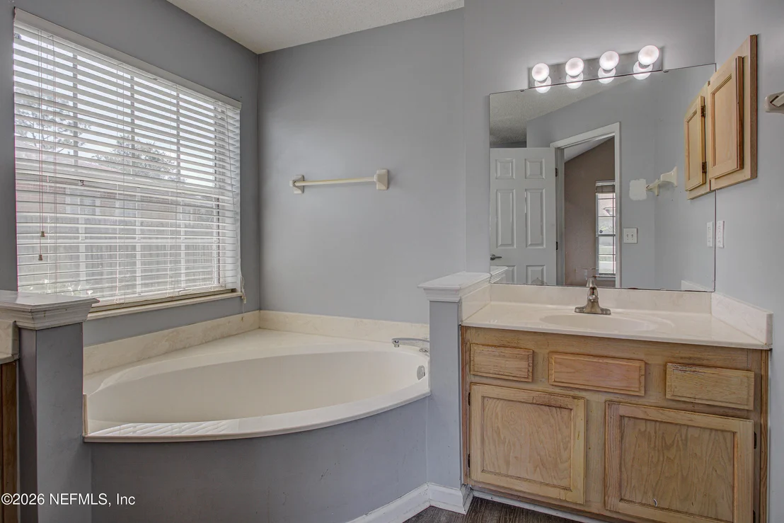 Photo of 7975 MACINNES Drive