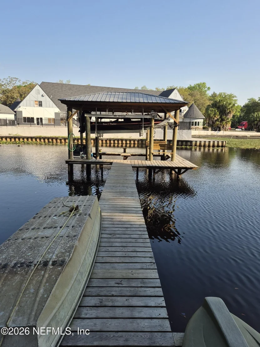 Photo of 6093 HYDE PARK Circle