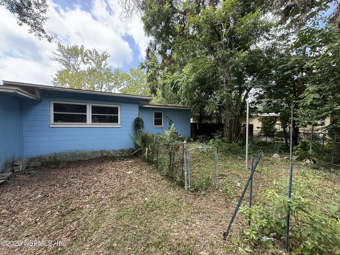 Photo of 6453 SOLANDRA Drive