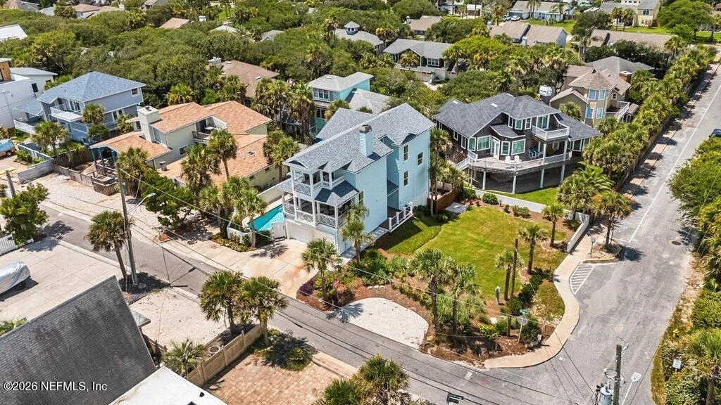 Photo of 1960 BEACH Avenue