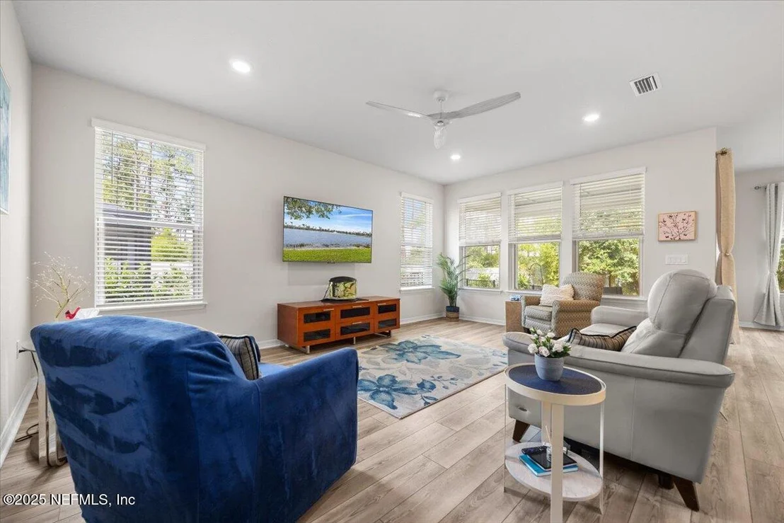 Photo of 10976 TOWN VIEW Drive