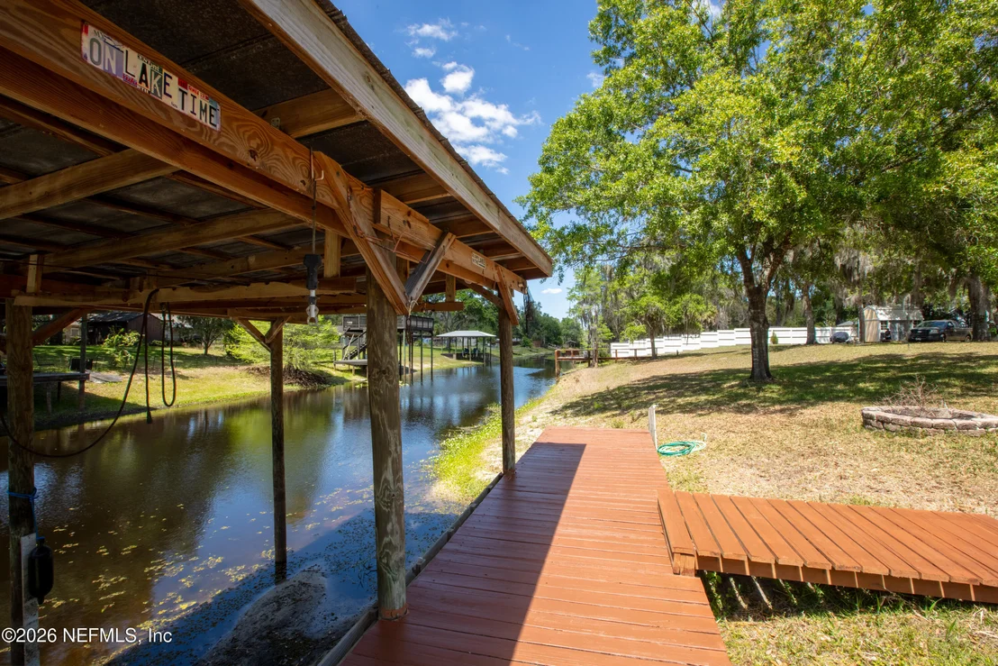 Photo of 5930 ISLAND Road