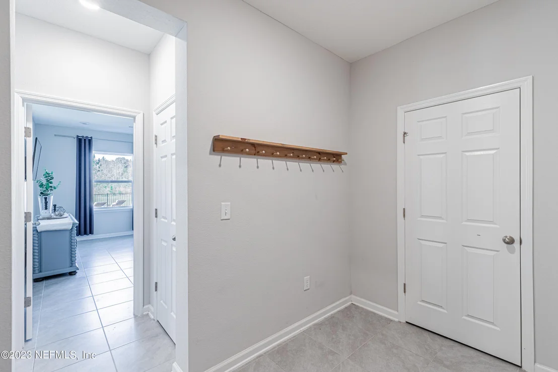 Photo of Unit 6 at 12056 BRIDGEHAMPTON Road