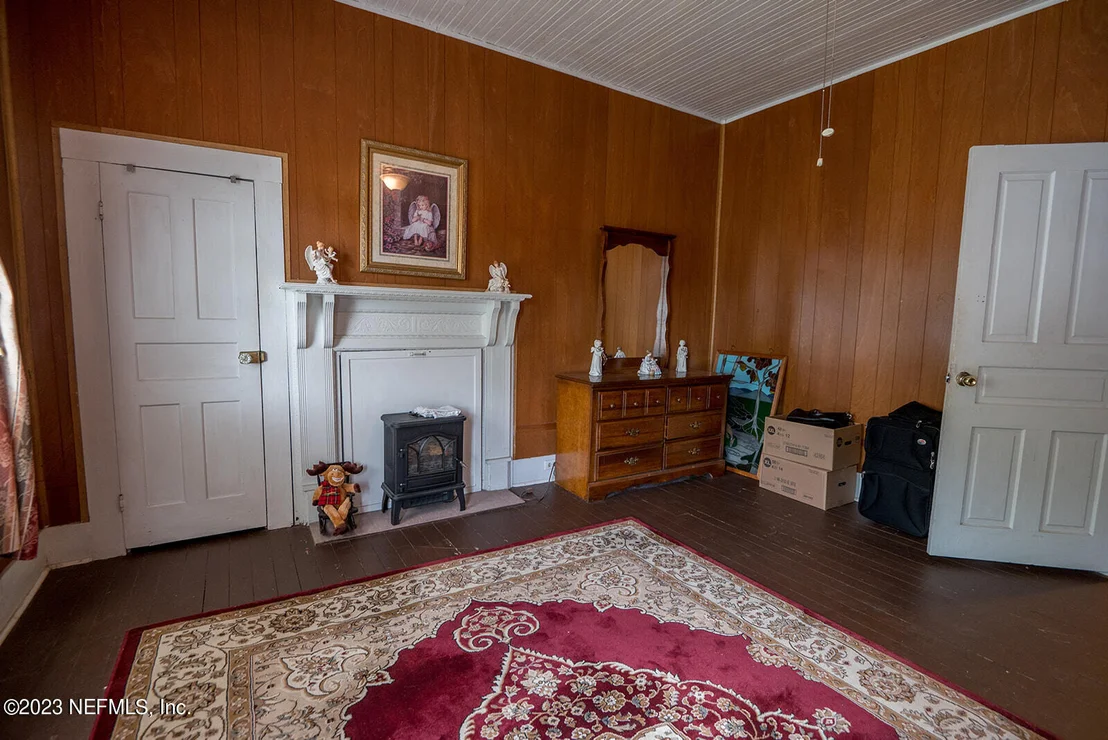 Photo of 404 N CHERRY Street