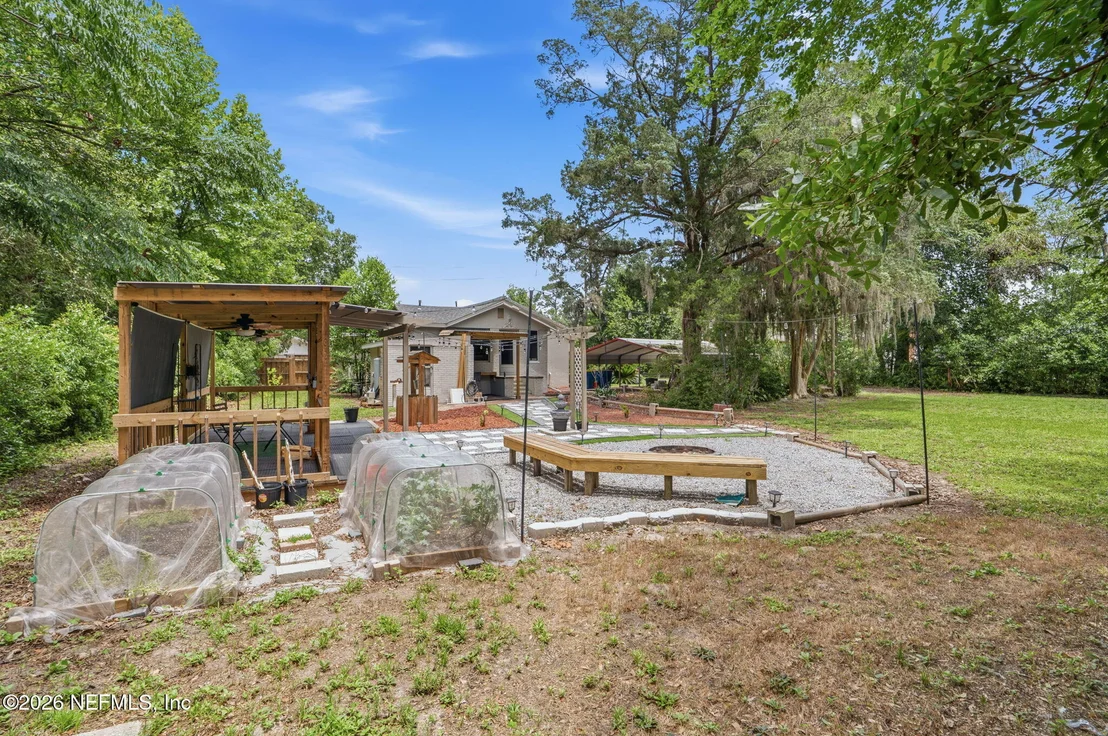 Photo of 6048 BARTRAM Road S