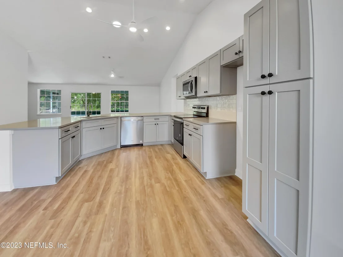 Photo of 141 JOHNS GLEN Drive
