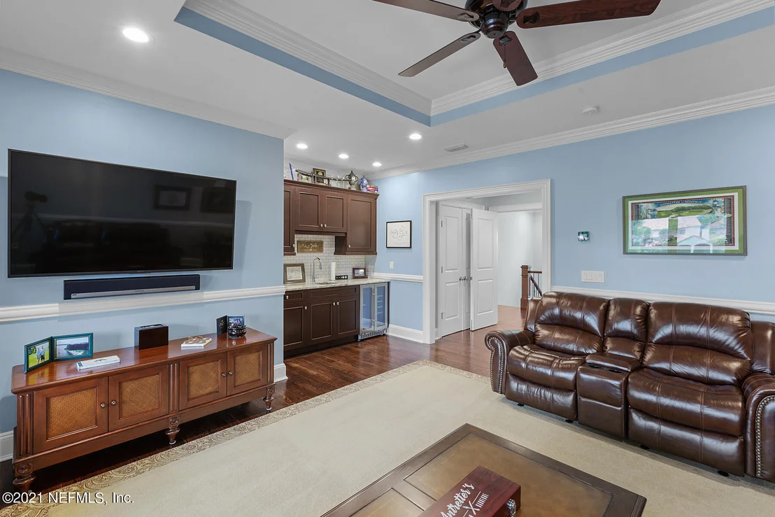 Photo of 236 LAUREL Lane