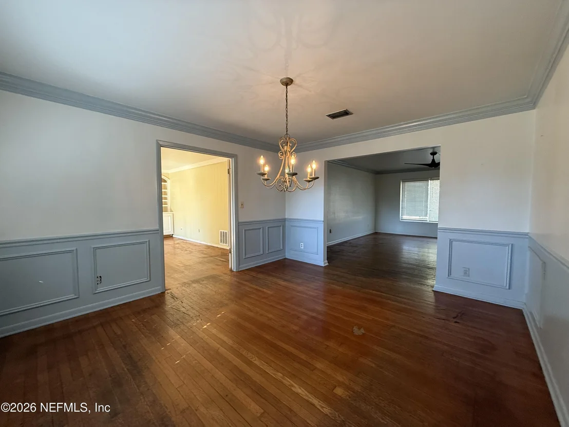 Photo of 976 TOWNSEND Boulevard