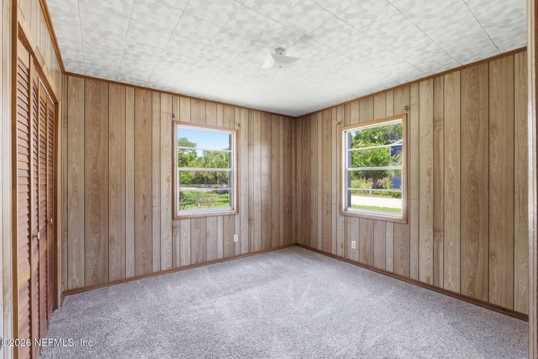 Photo of 5 BEACON Street