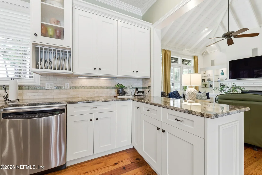 Photo of 286 VALE Drive