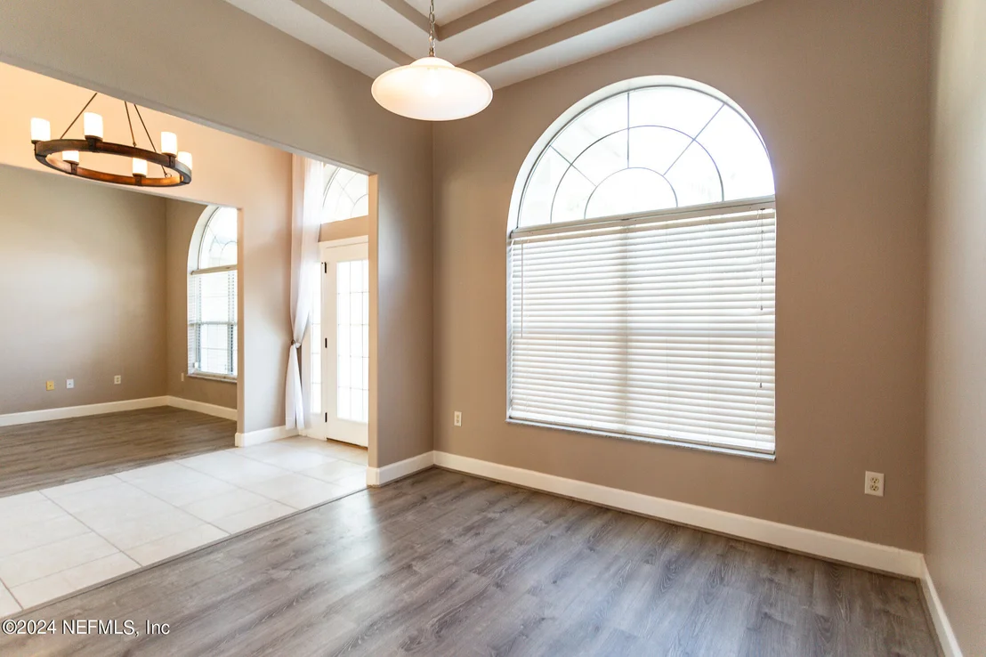 Photo of 4 RIVER Place