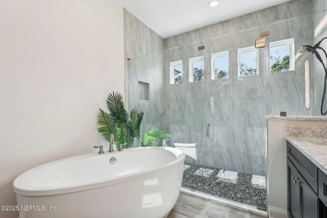 Photo of 716 PALM CREST Drive