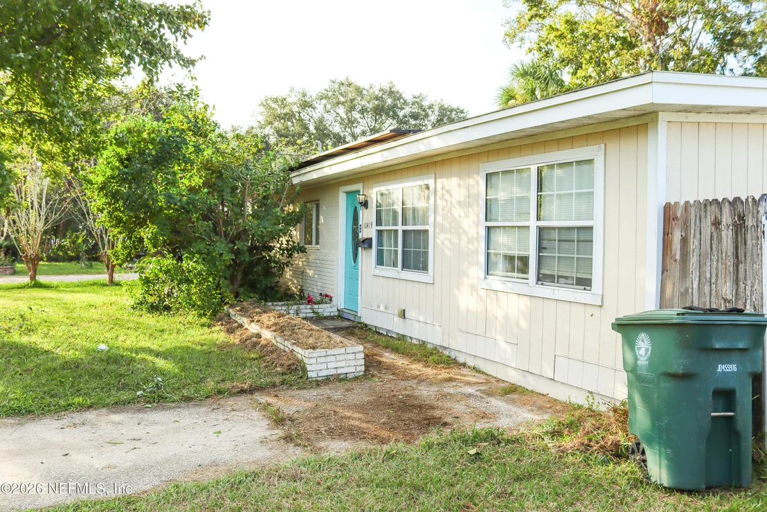 Photo of 10419 AGAVE Road