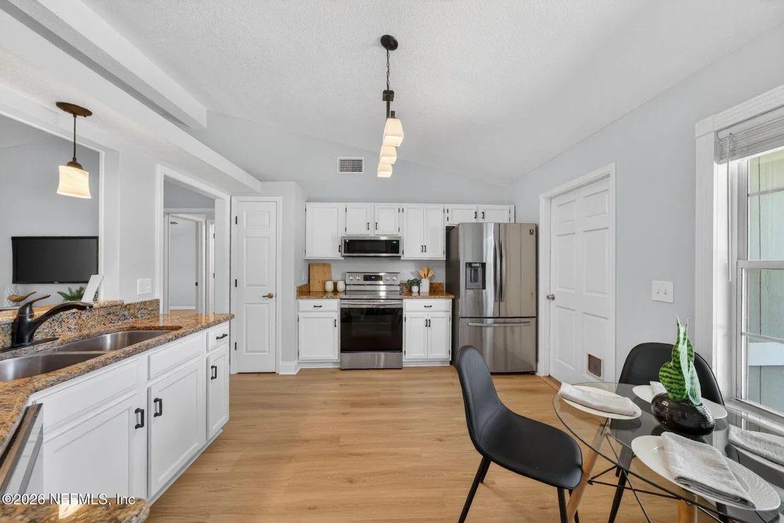 Photo of 572 COZYBROOK Lane