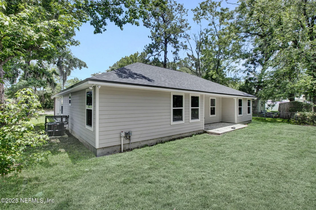 Photo of 7442 RICHARDSON Road