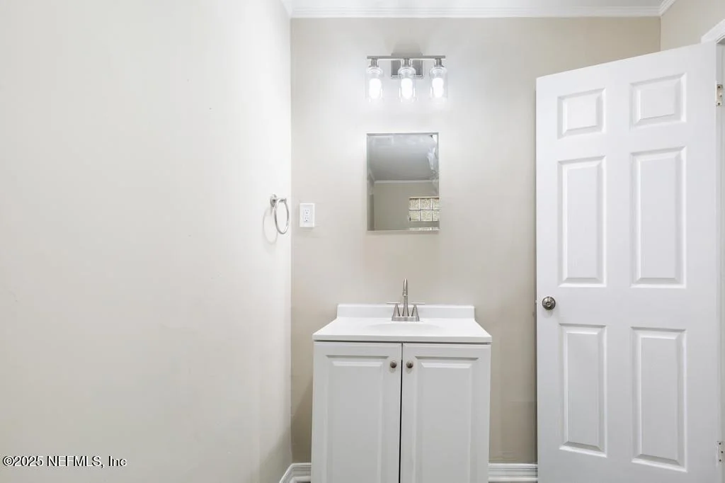 Photo of 5803 GERANIUM Road