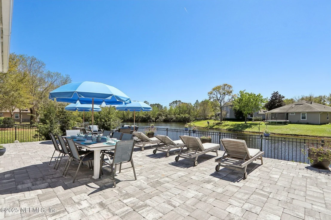 Photo of 212 CORNWALL Drive