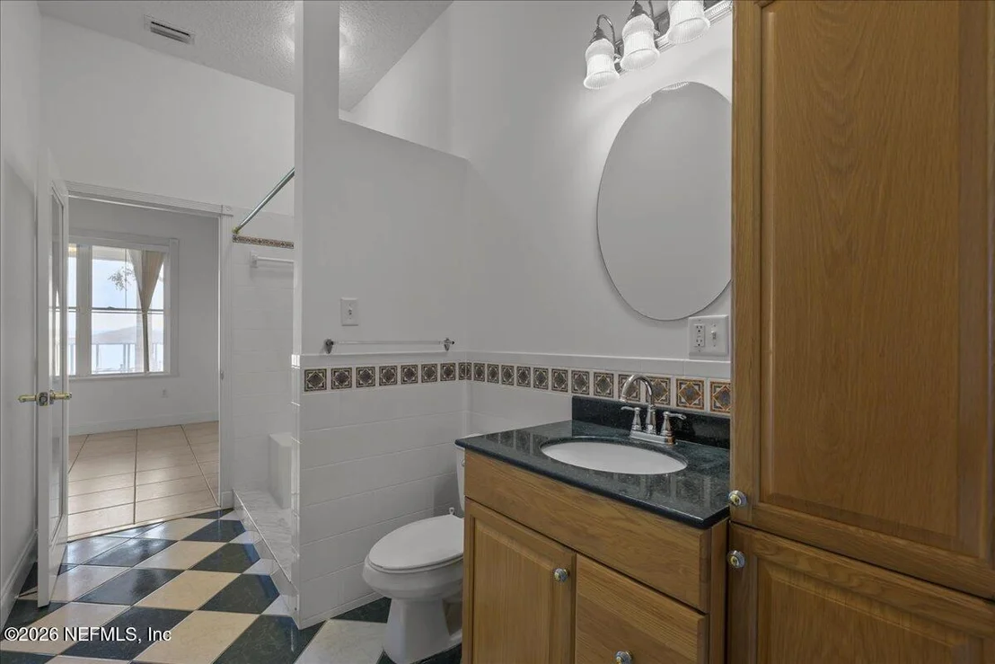 Photo of 533 W RIVER Road