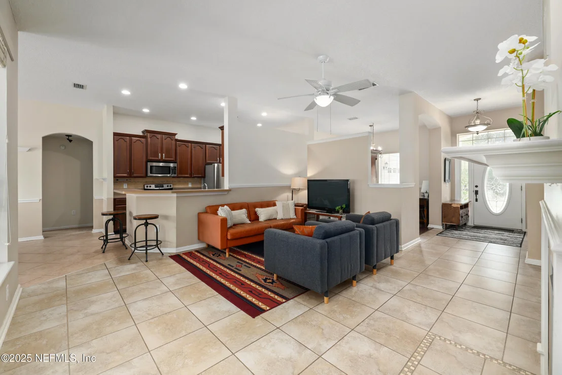 Photo of 408 LAKE MONROE Place
