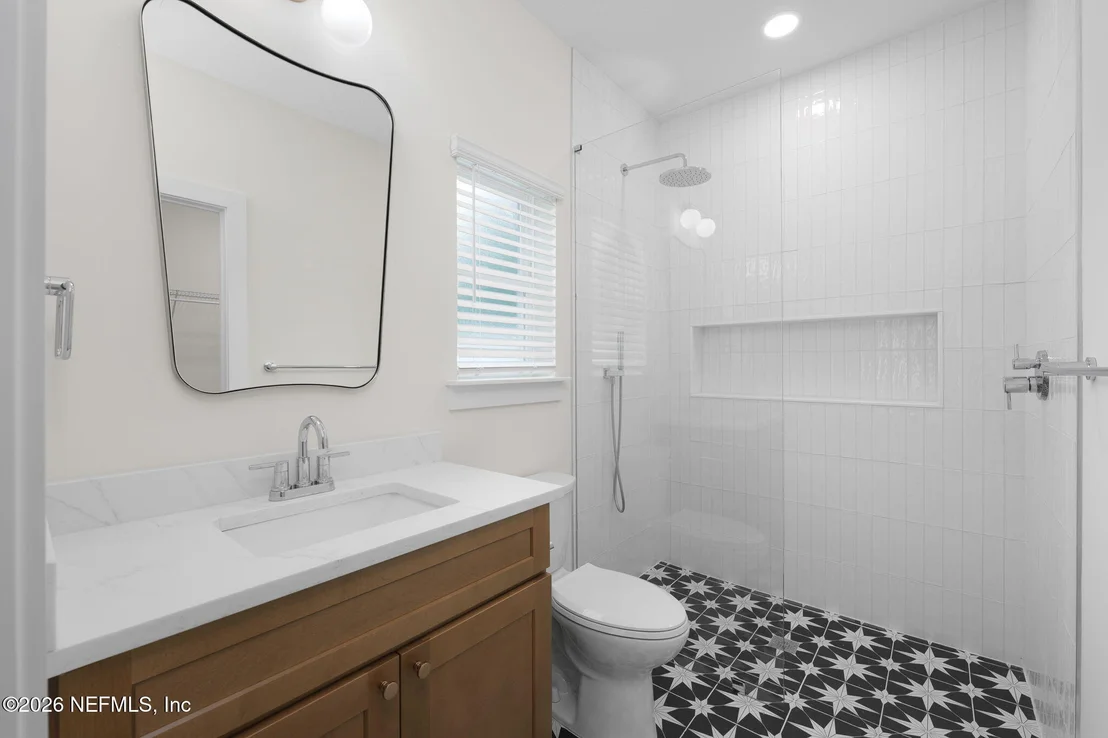 Photo of 882 W 4TH Street