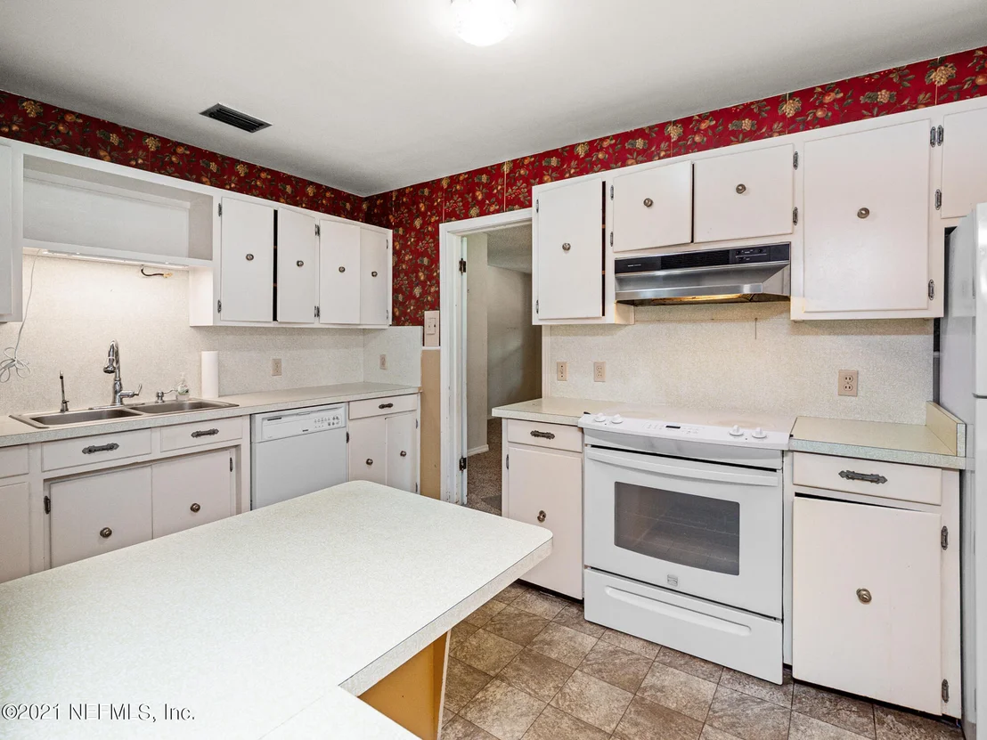 Photo of 9738 DOOLITTLE Road