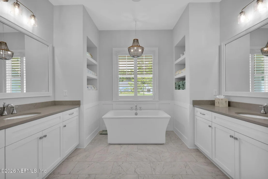Photo of 237 FELLS Cove