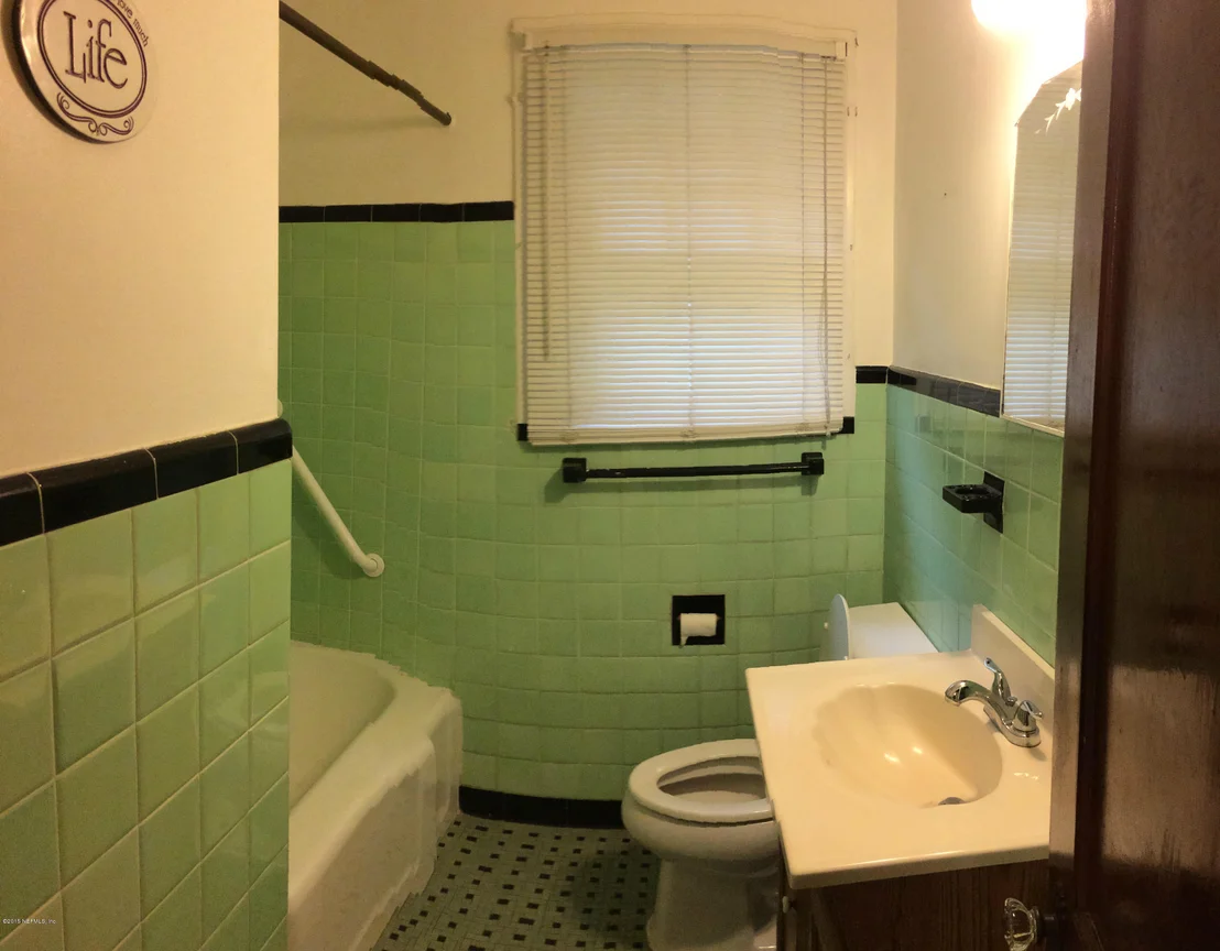 Photo of 1340 AZALEA Drive